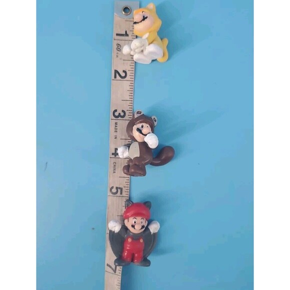 Super Mario Bros Mini Figure Cat Mario Cat Mario Flying Squirrel  Nitendo 1.5" - Picture 5 of 6